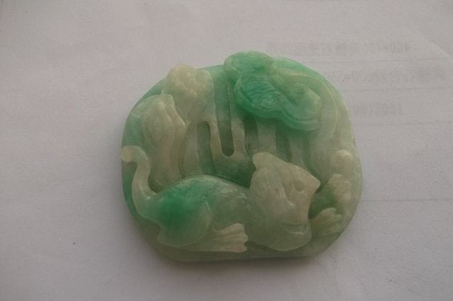 解鎖翡翠把件盤(pán)玩秘訣 從黯淡到溫潤(rùn)，掌握這些要點(diǎn)即可